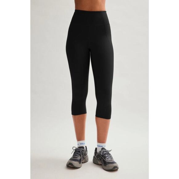 NWT Girlfriend Collective Black Compressive High-Rise Capri - Picture 1 of 4